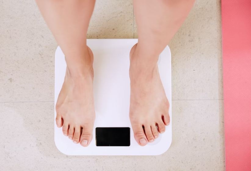 Weight, Nutritionist, Brown Backgrounds